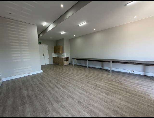 81M² OFFICE TO LET IN PAARDEVLEI